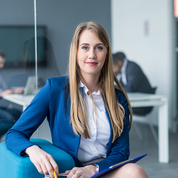 attractive business woman 24ag6y4.jpg